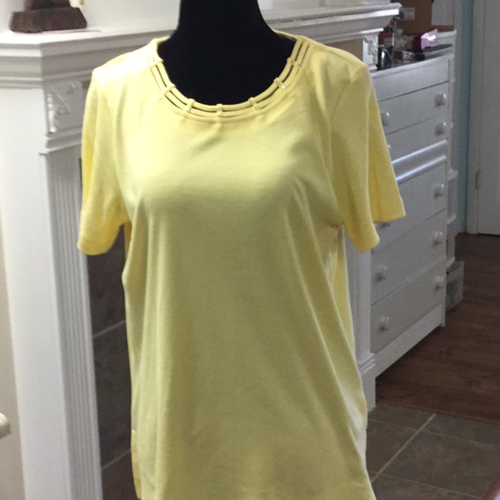 Canary yellow Alfred Dunner shirt.  NWOT